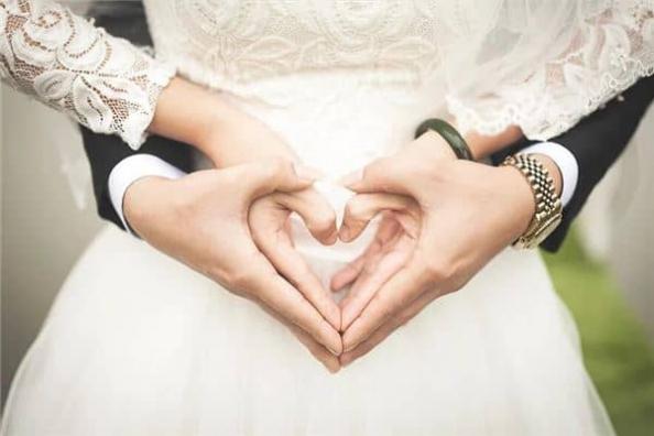 梦见母亲二婚对象与死去父亲长相一样是什么意思