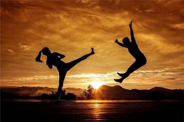 梦见和不喜欢的人领证、生子后离婚是什么意思