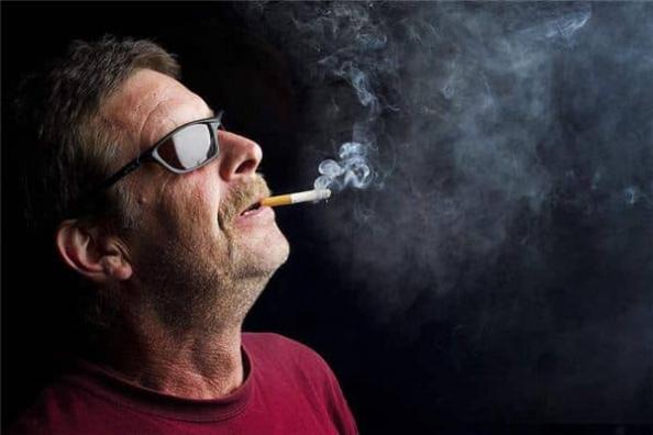 梦见我的一盒香烟断成两截是什么意思